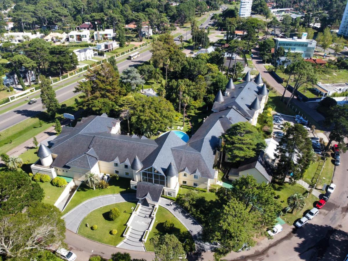 Parque Hotel Jean Clevers Punta del Este Exterior photo Aerial view of the hotel