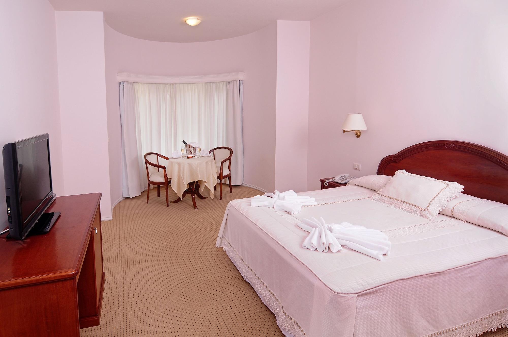 Parque Hotel Jean Clevers Punta del Este Exterior photo A bedroom in a hotel