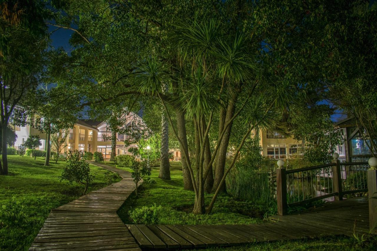 Parque Hotel Jean Clevers Punta del Este Exterior photo The campus at night